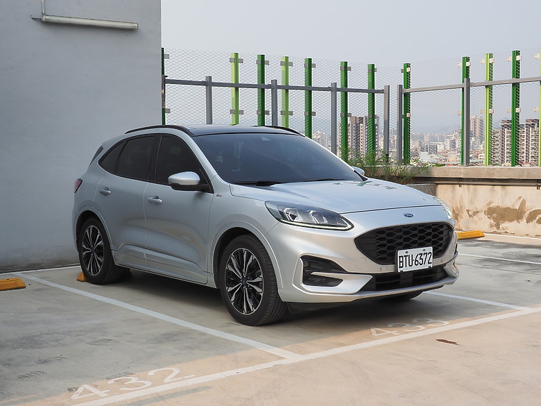 福特 KUGA 250 ST-Line 萬眾矚目帶來讓更加精彩的生活體驗～