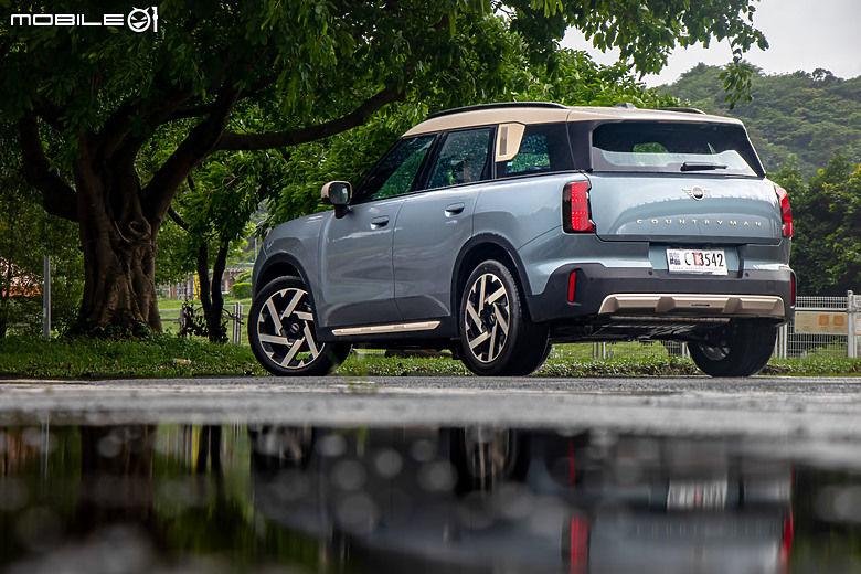 MINI Countryman C 試駕｜不再迷你，卻能討更多人歡心！