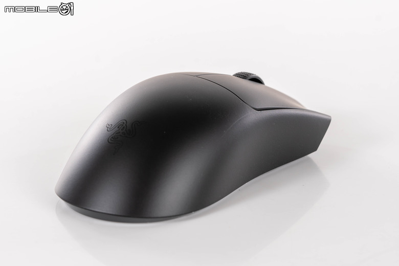 Razer Viper V3 Pro 電競滑鼠開箱試用 以 54 克超輕身形搭配高速移動設計讓遊戲反應更快速