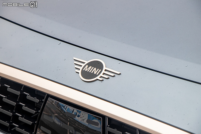 MINI Countryman C 試駕｜不再迷你，卻能討更多人歡心！