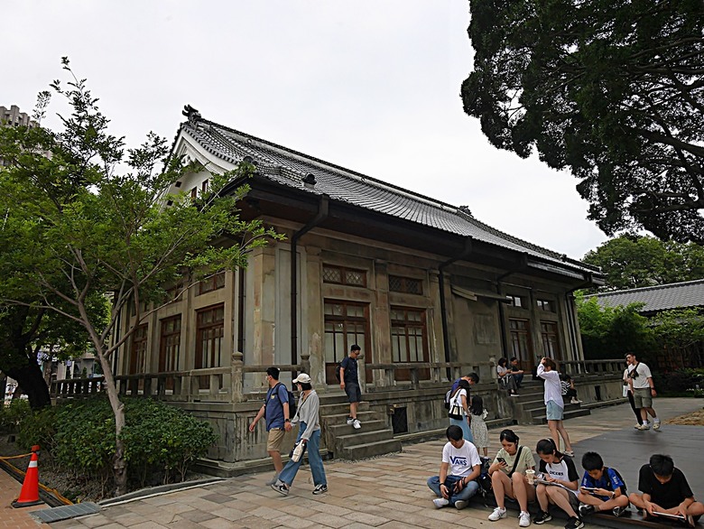 國家漫畫博物館籌備處【臺中刑務所演武場、典獄官舍、浴場、官舍群】 — 2024清明連假之臺中市區內一方綠意與懷舊日式宿舍散策