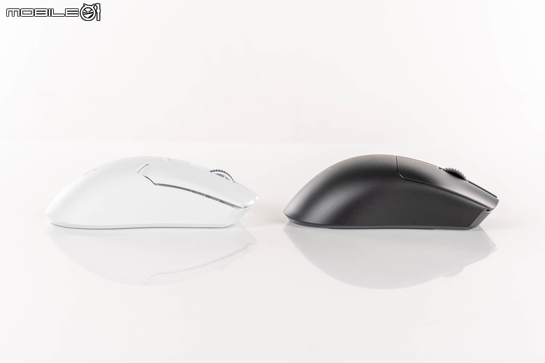 Razer Viper V3 Pro 電競滑鼠開箱試用 以 54 克超輕身形搭配高速移動設計讓遊戲反應更快速