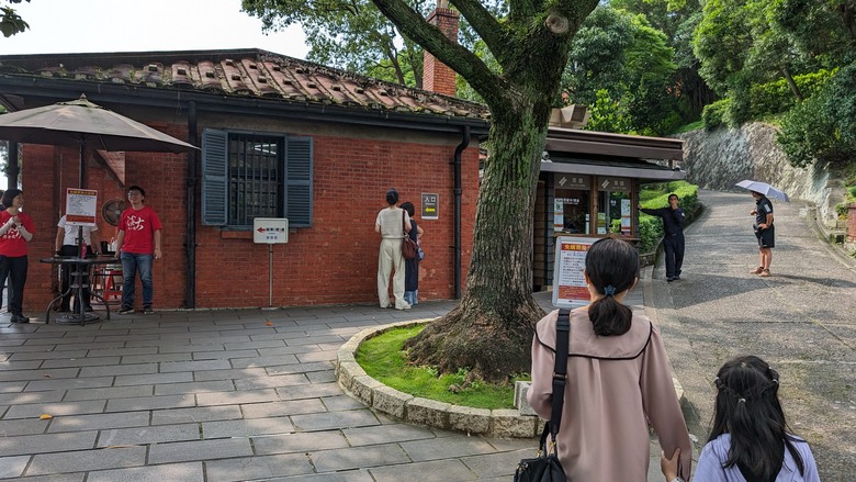 提前安排的母親節午餐 + 淡水河畔一日遊 - 時光樹影-Memory 河岸景觀餐廳 / 淡水紅毛城快閃