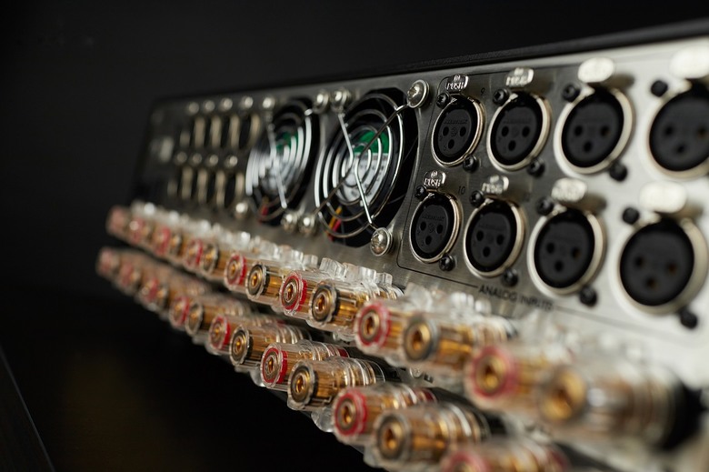 hometheaterhifi.com器評 : StormAudio的ISP Core 16多聲道劇院處理前級與PA 16 MK十六聲道後級擴大機