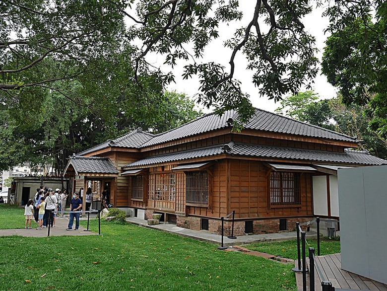 國家漫畫博物館籌備處【臺中刑務所演武場、典獄官舍、浴場、官舍群】 — 2024清明連假之臺中市區內一方綠意與懷舊日式宿舍散策
