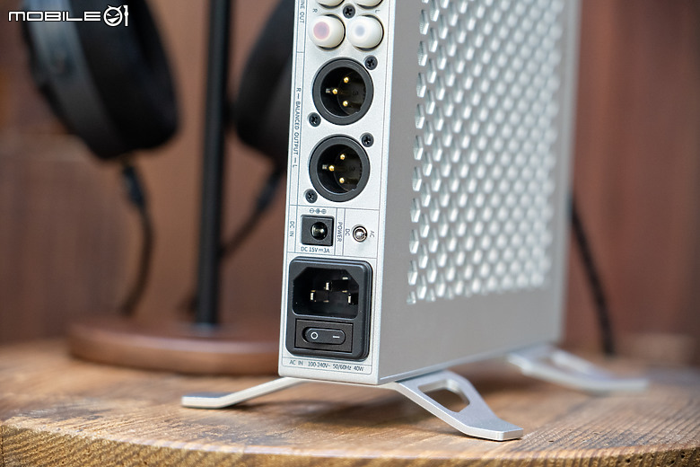 FiiO 桌上型旗艦播放器 R9 在台亮相 首度配置 HDMI 帶來全面視聽體驗