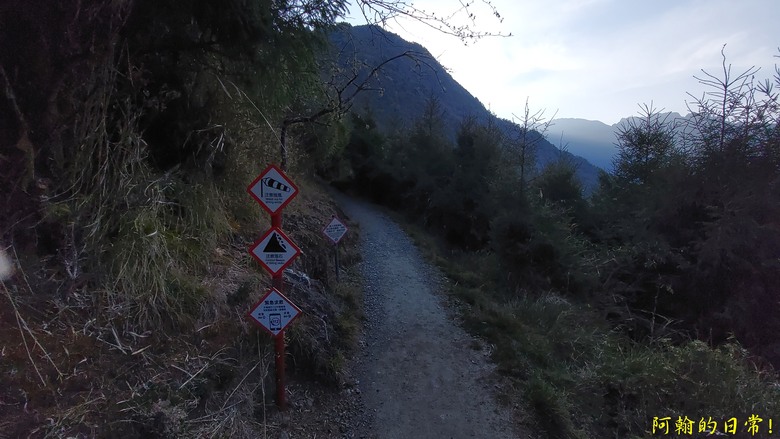 挑戰陡陡刺激石瀑 攻頂 玉山前峰 必經之路