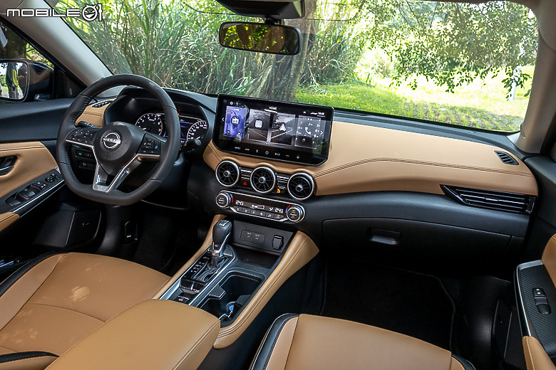 Nissan 小改款 Sentra 試駕|Level 2、Auto Hold、大螢幕都上了,新好男人變得更體貼!