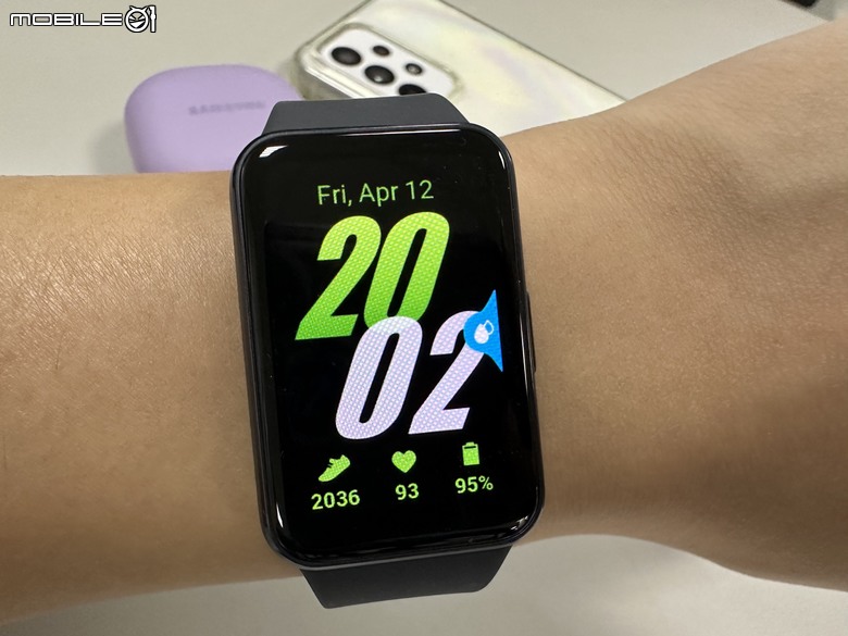 Samsung Galaxy Fit3 工作生活好夥伴，健康運動又兼顧時尚的智慧手環