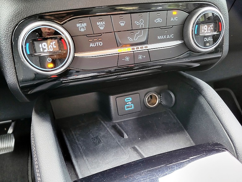 <<親子童趣>> FORD KUGA Vignale 試駕體驗心得 <<駕馭樂趣>>