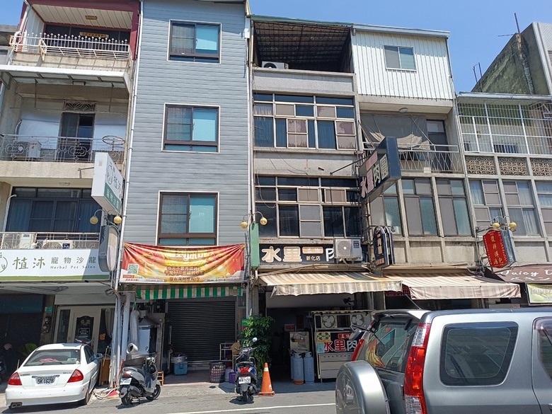 新營鐵道文化園區、弎弌和茗園、阿桐鹽水意麵、鹽水庇護宮、八角樓、銀峰冰果室、修德拜亭廣場、王爺廟巷、永成戲院 — 2024清明連假之新營賞火車、日式老宅內品茗,月津港夜間散策