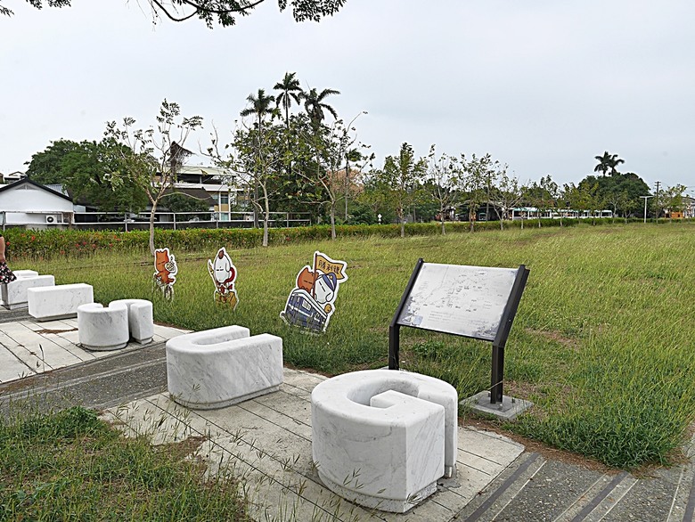 新營鐵道文化園區、弎弌和茗園、阿桐鹽水意麵、鹽水庇護宮、八角樓、銀峰冰果室、修德拜亭廣場、王爺廟巷、永成戲院 — 2024清明連假之新營賞火車、日式老宅內品茗,月津港夜間散策