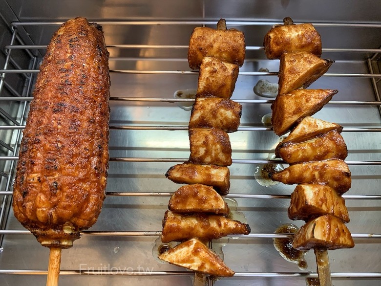 點我看大圖 限定醬烤筊白筍,脆甜可口,醬烤玉米很Q也很涮嘴