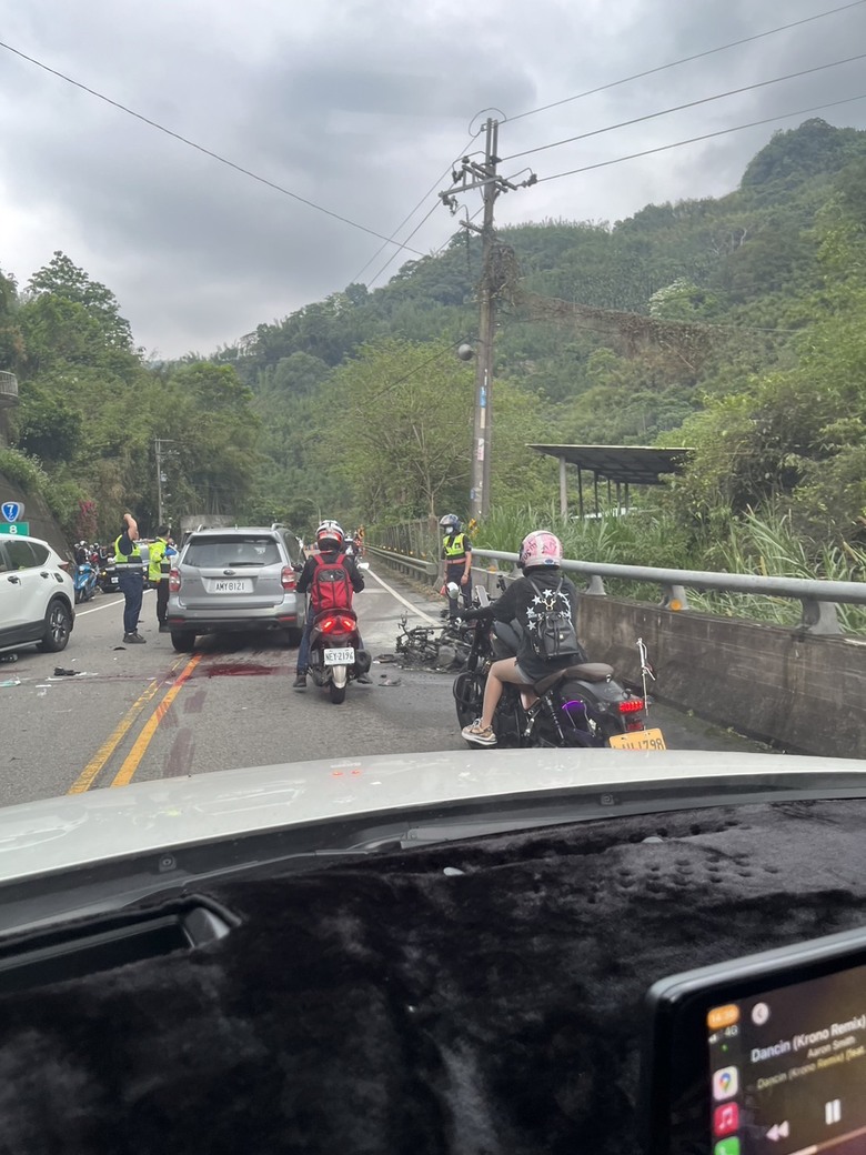 台七乙，對撞休旅，機車起火，騎士不治 |更新影片