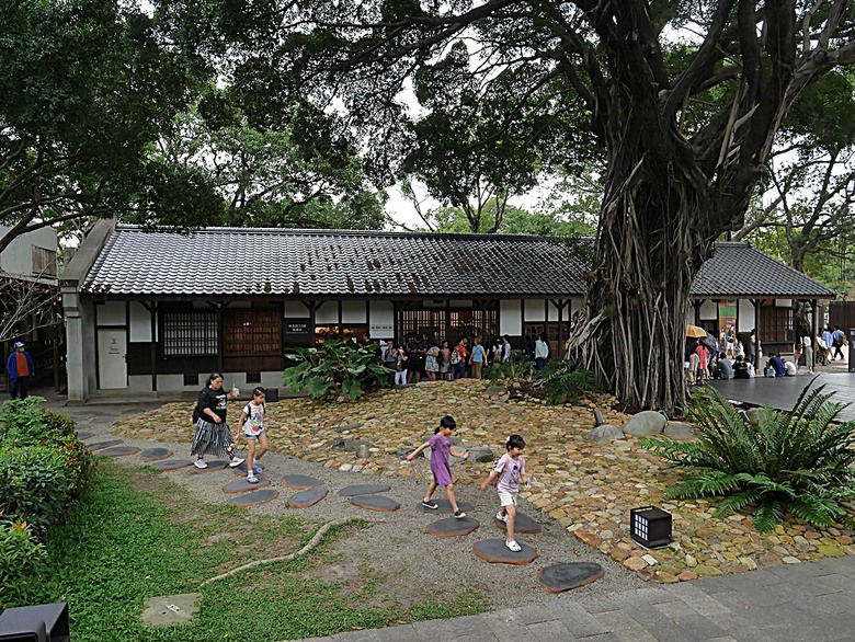 國家漫畫博物館籌備處【臺中刑務所演武場、典獄官舍、浴場、官舍群】 — 2024清明連假之臺中市區內一方綠意與懷舊日式宿舍散策