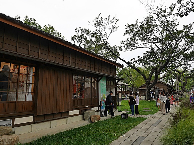 國家漫畫博物館籌備處【臺中刑務所演武場、典獄官舍、浴場、官舍群】 — 2024清明連假之臺中市區內一方綠意與懷舊日式宿舍散策