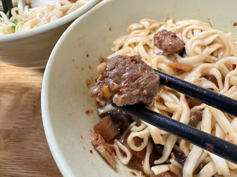 高雄前鎮｜陳師父川辣麵＿近好市多獨特口味麵食館