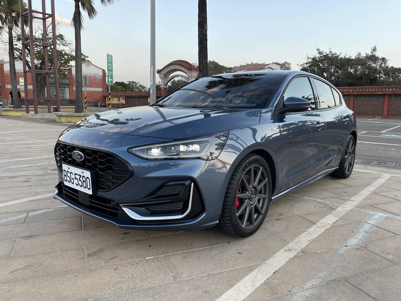 陪我收藏天文宇宙的 Focus Hatchback