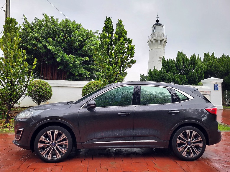 <<親子童趣>> FORD KUGA Vignale 試駕體驗心得 <<駕馭樂趣>>