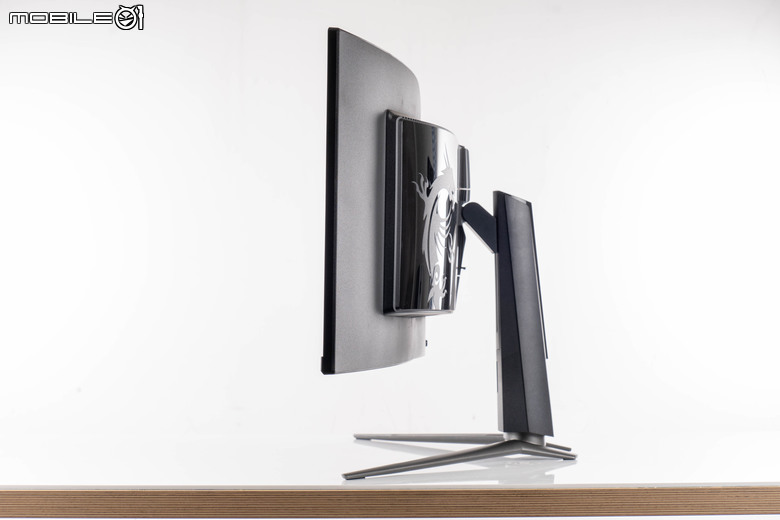 微星 MPG 491CQP QD-OLED 螢幕開箱實測 以超寬曲面搭配豔麗色彩帶來更沉浸遊戲感受