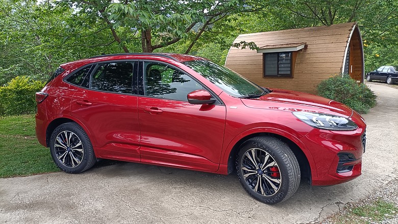 FORD KUGA 極致玩家 - 露營走跳試駕分享
