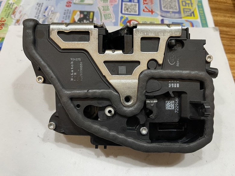 點我看大圖 分享BMW E F車系 DIY六角鎖分解修理