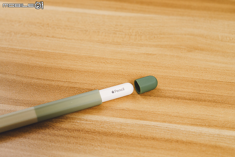 點我看大圖 AHAStyle iPad 類紙膜推薦開箱實測 – 兼具繪圖與追劇的實用配件完整介紹