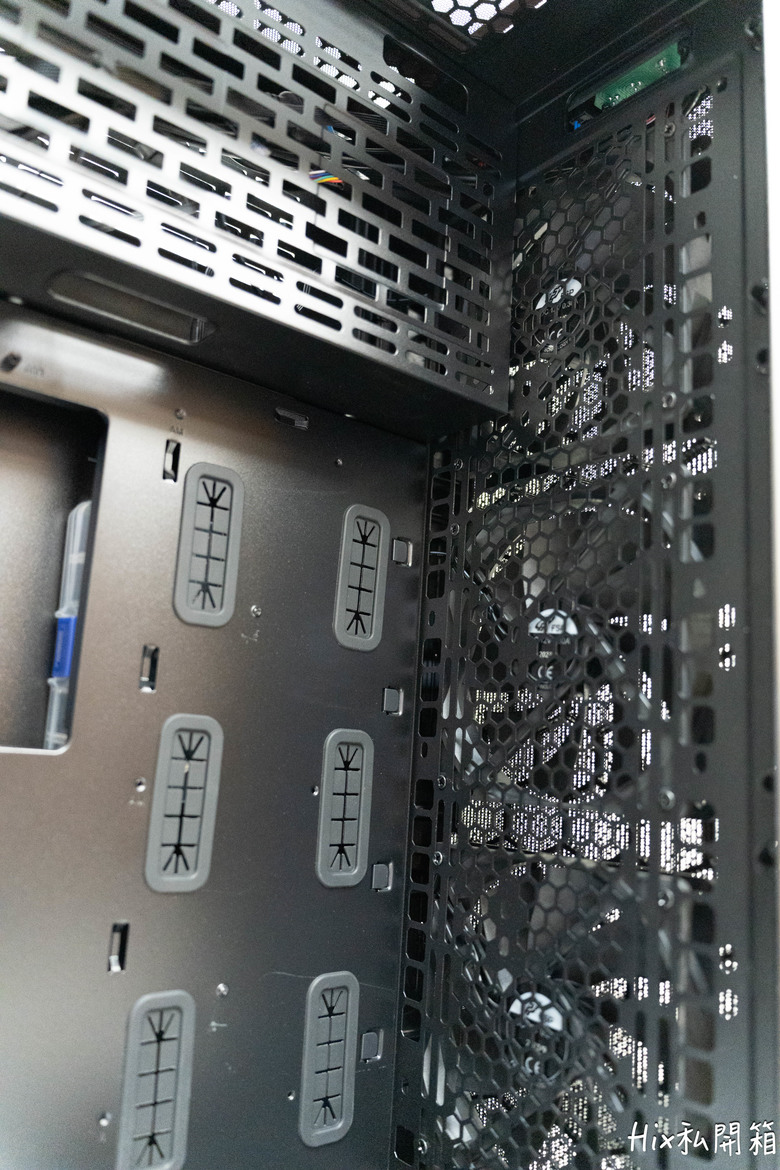 [開箱] 全漢 CUT610，輕輕鬆鬆裝下雙4090