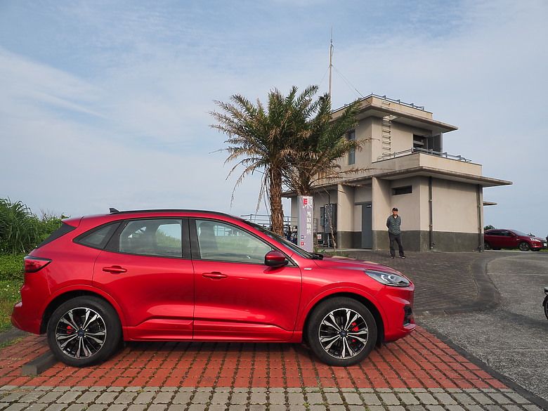 乘載幸福之餘 體驗 NEW FORD KUGA ST-Line Performacne 動力充沛還帶來更多樂趣～