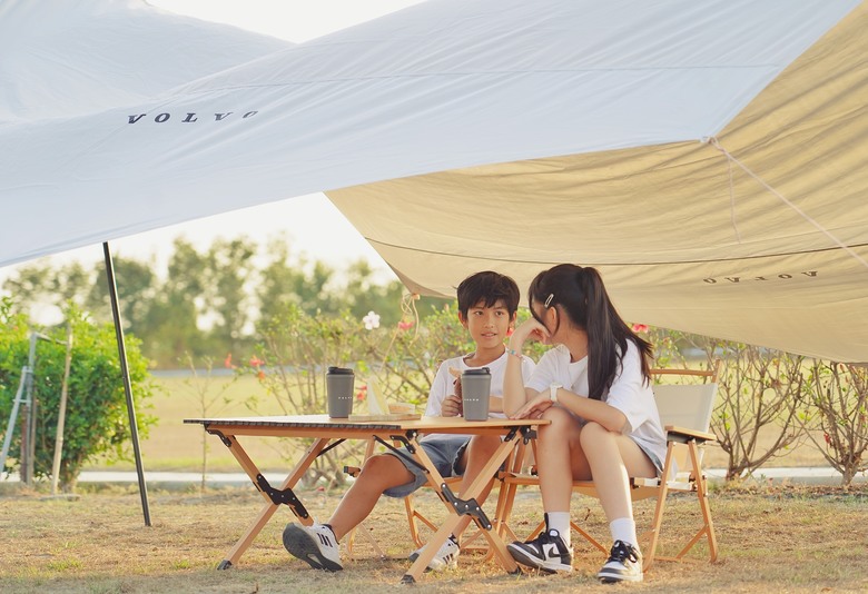 VOLVO 露營新品開箱，與小孩和毛孩的愜意午後✨