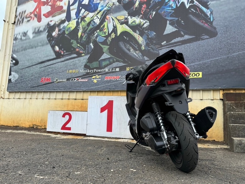 第一次騎JET 158下賽道