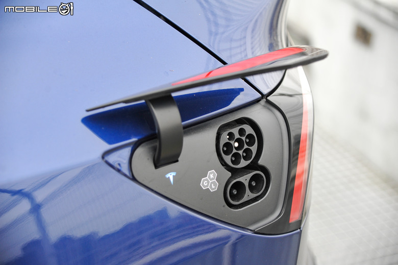 Tesla Model Y RWD 電耗實測|入門等級卻實力驚人,展現出色的電能效率!