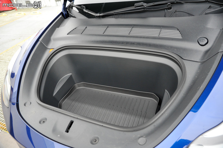 Tesla Model Y RWD 電耗實測|入門等級卻實力驚人,展現出色的電能效率!