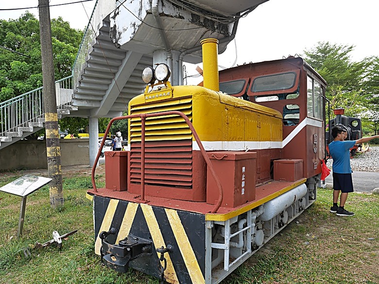 新營鐵道文化園區、弎弌和茗園、阿桐鹽水意麵、鹽水庇護宮、八角樓、銀峰冰果室、修德拜亭廣場、王爺廟巷、永成戲院 — 2024清明連假之新營賞火車、日式老宅內品茗,月津港夜間散策