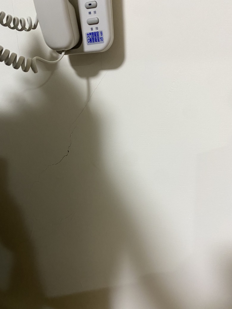地震後，33年的房子出現裂紋，這樣是否有危險？