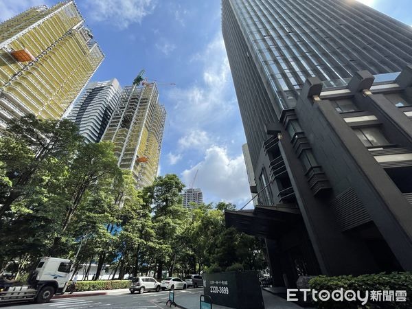 持有7年等不到價漲,科博館百坪豪宅賠國產車出場