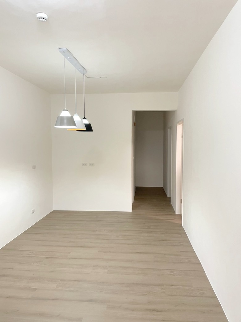 【開箱】台北老屋翻新，31坪SPC石塑地板案例