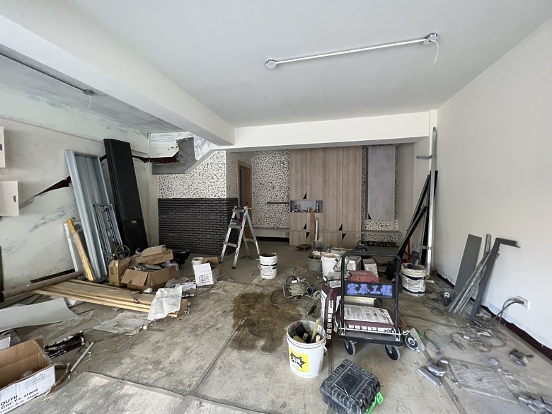 【開箱】輕日式風，超專業中古屋翻新救回電梯！還能打造貓的天空步道