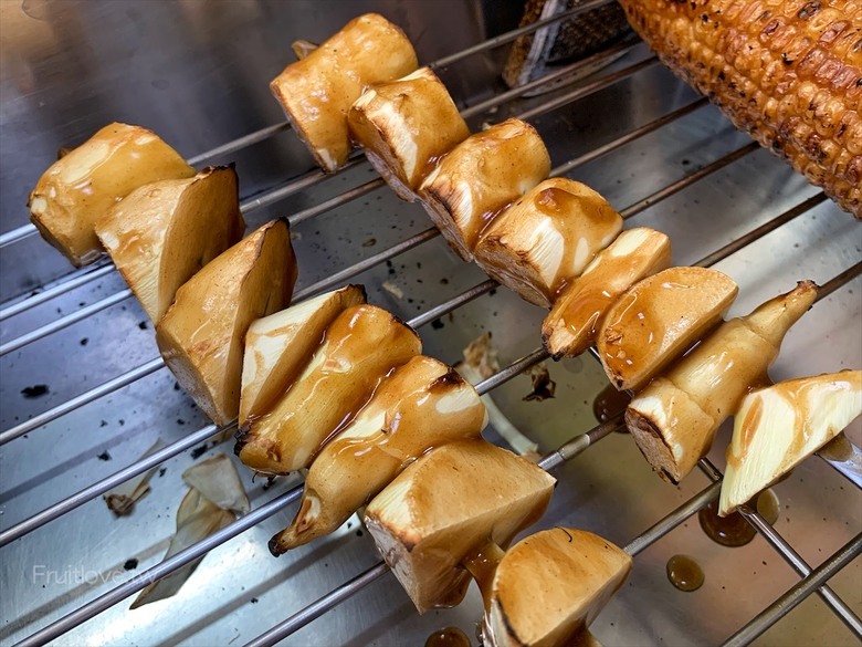 點我看大圖 限定醬烤筊白筍,脆甜可口,醬烤玉米很Q也很涮嘴