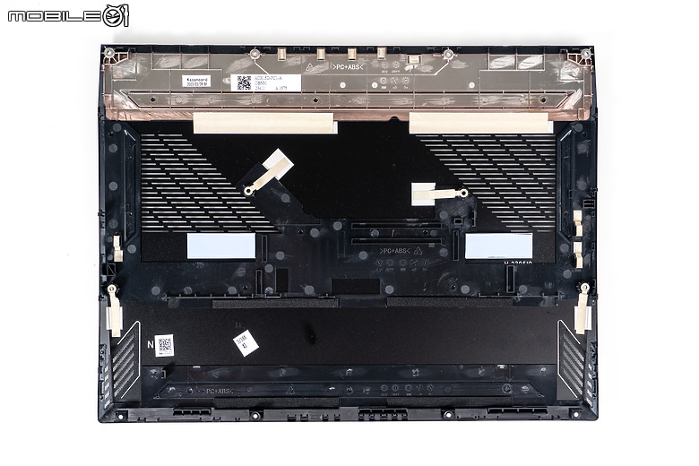 GIGABYTE AORUS 15 (2024) 測試報告｜兼具 AI 與電競效能的親民之選！