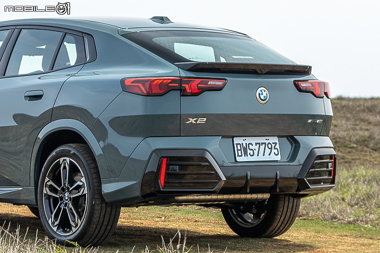 BMW 大改款 X2 20i / M35i 澎湖試駕|維持經典的大膽創新,走出自己的潮路線!