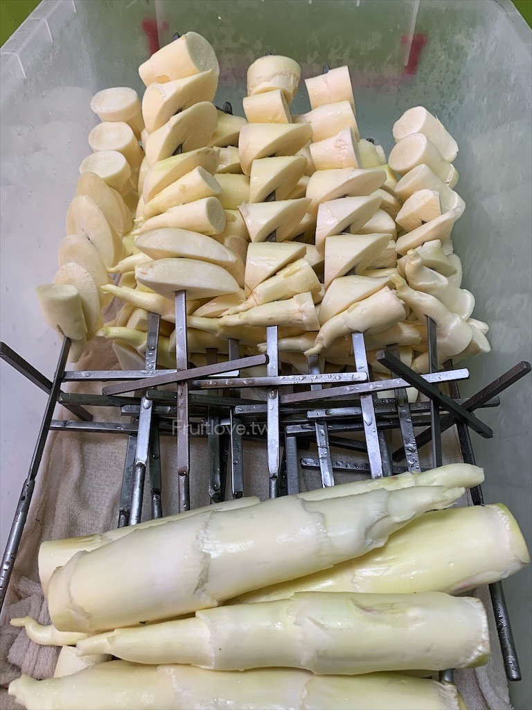 點我看大圖 限定醬烤筊白筍,脆甜可口,醬烤玉米很Q也很涮嘴