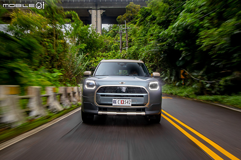MINI Countryman C 試駕｜不再迷你，卻能討更多人歡心！