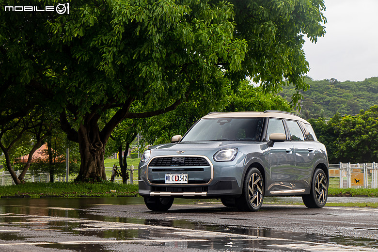 MINI Countryman C 試駕｜不再迷你，卻能討更多人歡心！