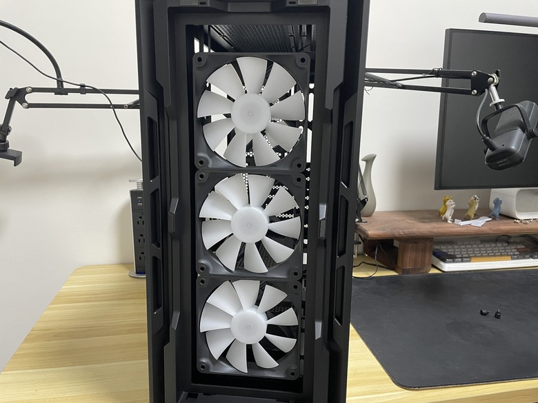 擴充和性能達到平衡的漂亮機殼 COUGAR Uniface RGB機殼開箱