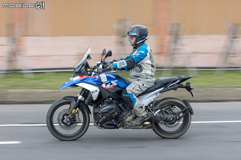 2024 BMW R1300GS 試駕|裡外徹底蛻變 運動風味更加強烈