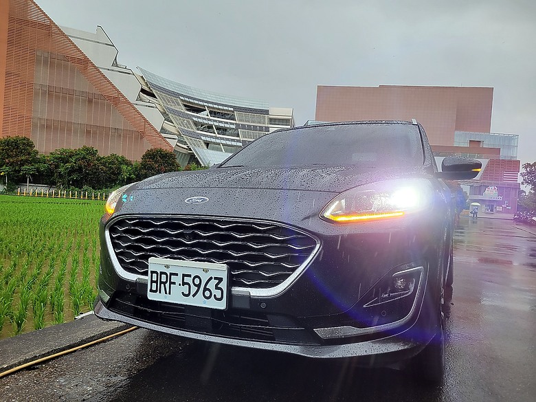 <<親子童趣>> FORD KUGA Vignale 試駕體驗心得 <<駕馭樂趣>>