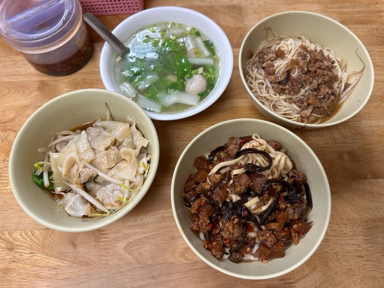 高雄前鎮｜陳師父川辣麵＿近好市多獨特口味麵食館