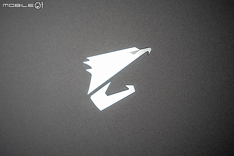 GIGABYTE AORUS 15 (2024) 測試報告｜兼具 AI 與電競效能的親民之選！