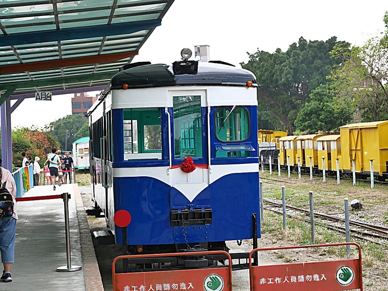 新營鐵道文化園區、弎弌和茗園、阿桐鹽水意麵、鹽水庇護宮、八角樓、銀峰冰果室、修德拜亭廣場、王爺廟巷、永成戲院 — 2024清明連假之新營賞火車、日式老宅內品茗,月津港夜間散策